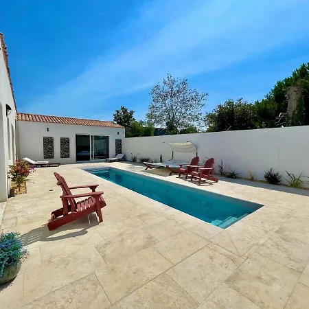 Дом отдыха 900-d La Chaumilloniere - Modernity, Comfort And Pool